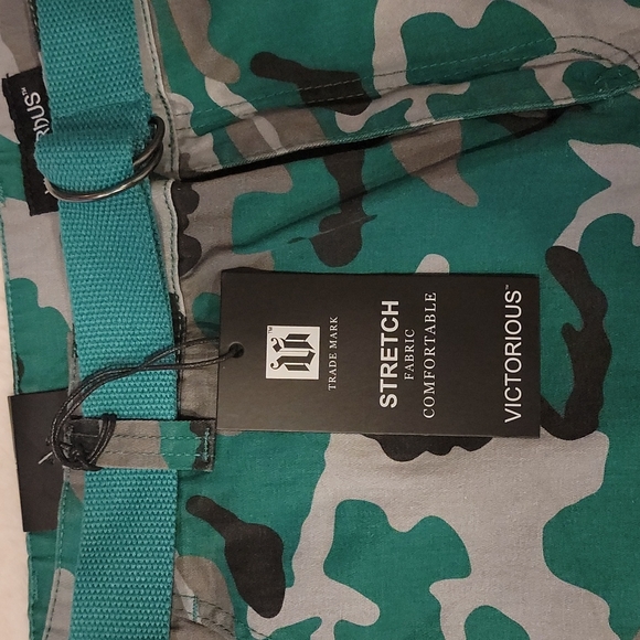 Men's Victorious Camo Belted Cargo Shorts - Picture 4 of 6